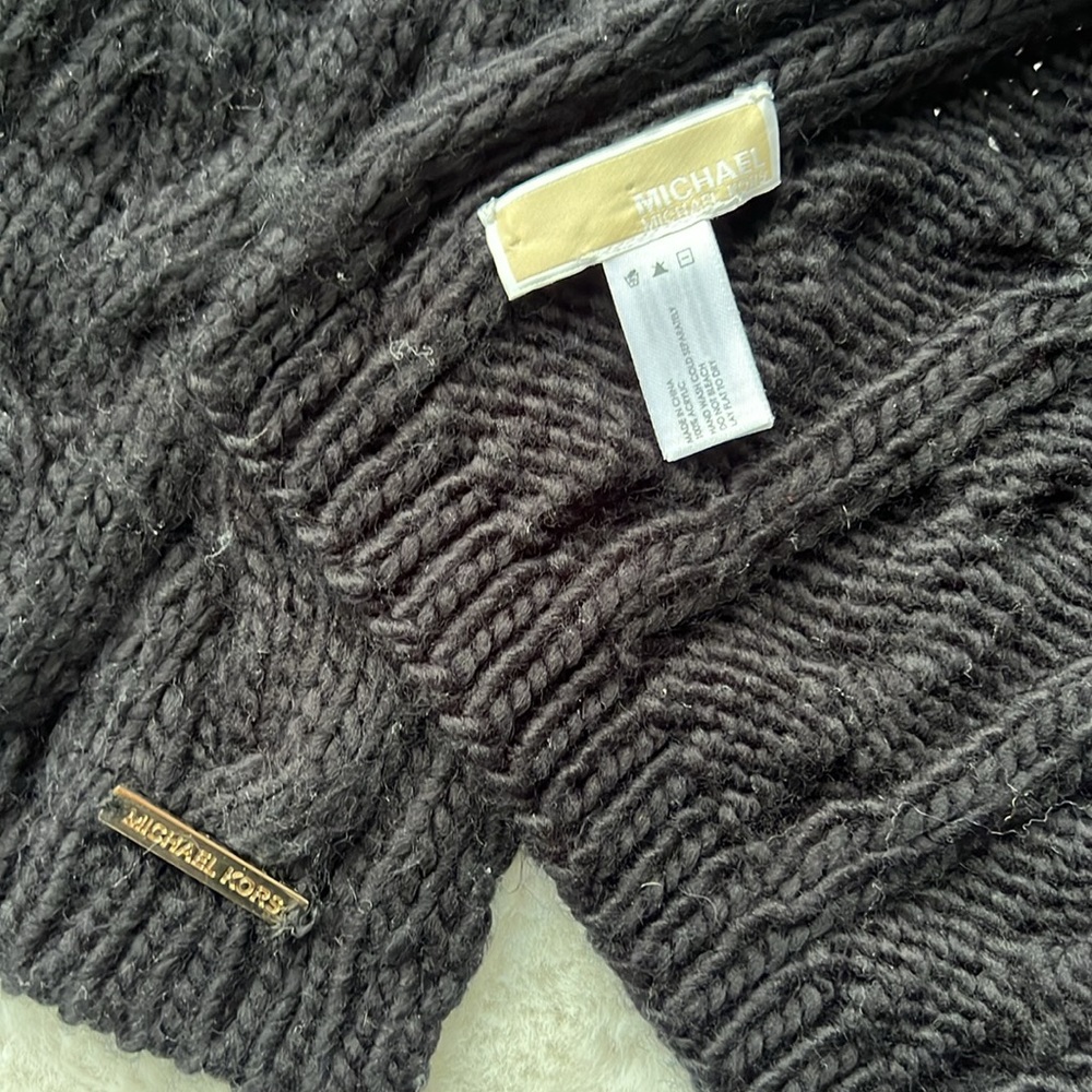 Michael Kors black cable knit scarf - Picture 2 of 3